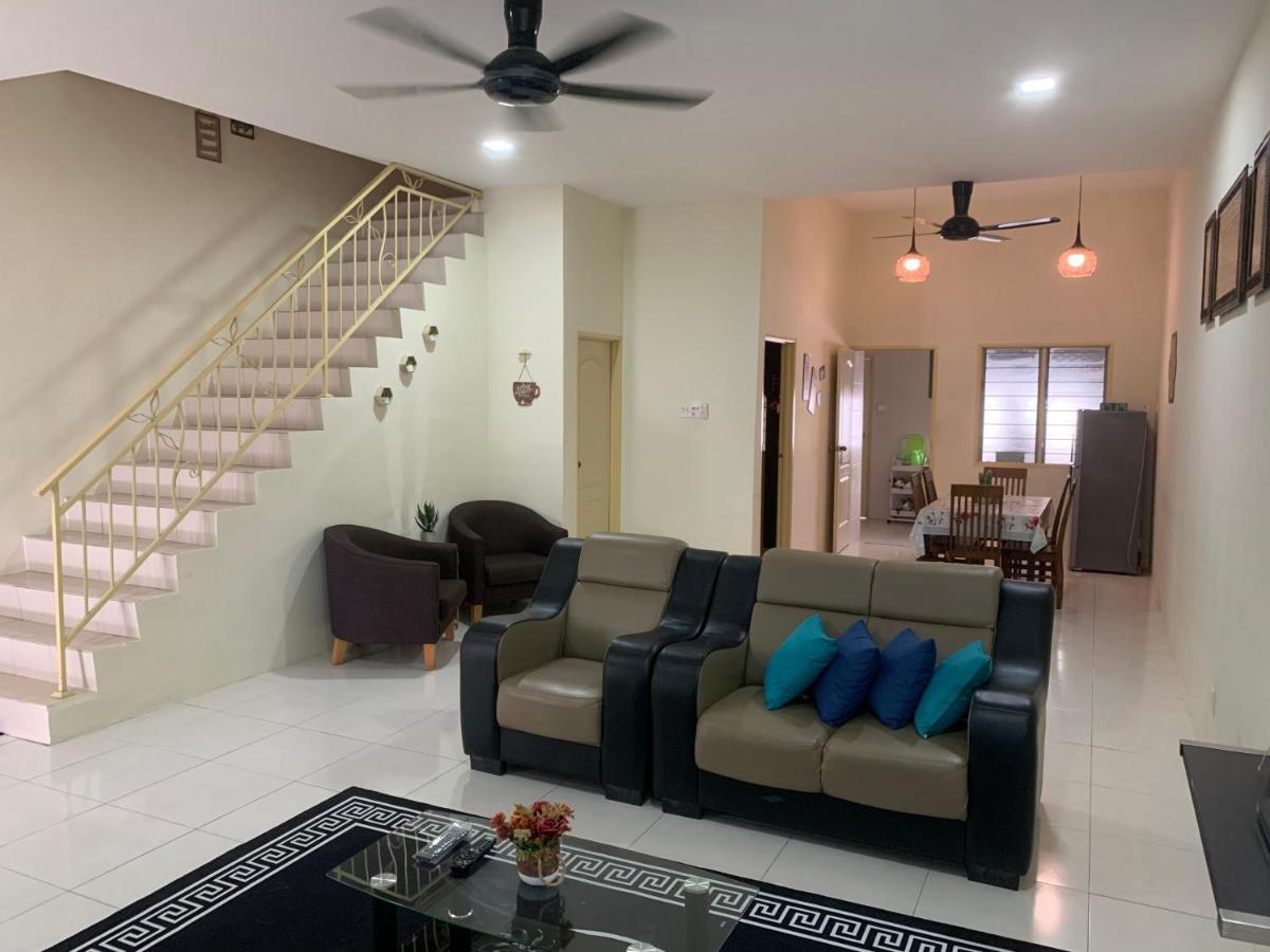 Zillqayyim Homestay Сери-Искандар Экстерьер фото